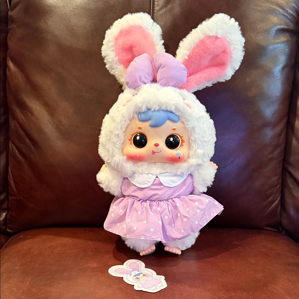 400% Samuel White Rabbit